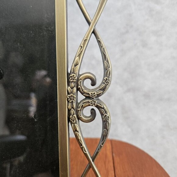 VINTAGE Bronze Gold Tone Metal Floral Ornate Picture Frame 5x7" Rounded Corners‎ - Picture 2 of 8